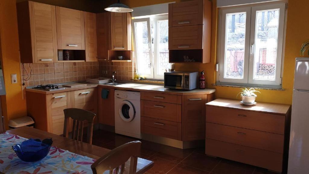Apartments Roses Добринь Экстерьер фото