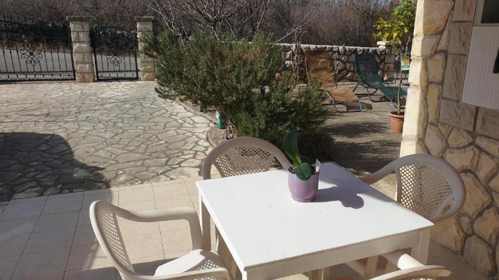 Apartments Roses Добринь Экстерьер фото