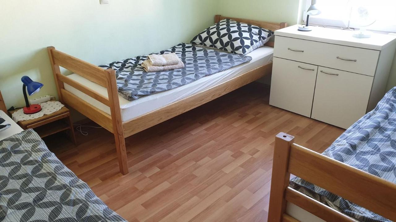 Apartments Roses Добринь Экстерьер фото