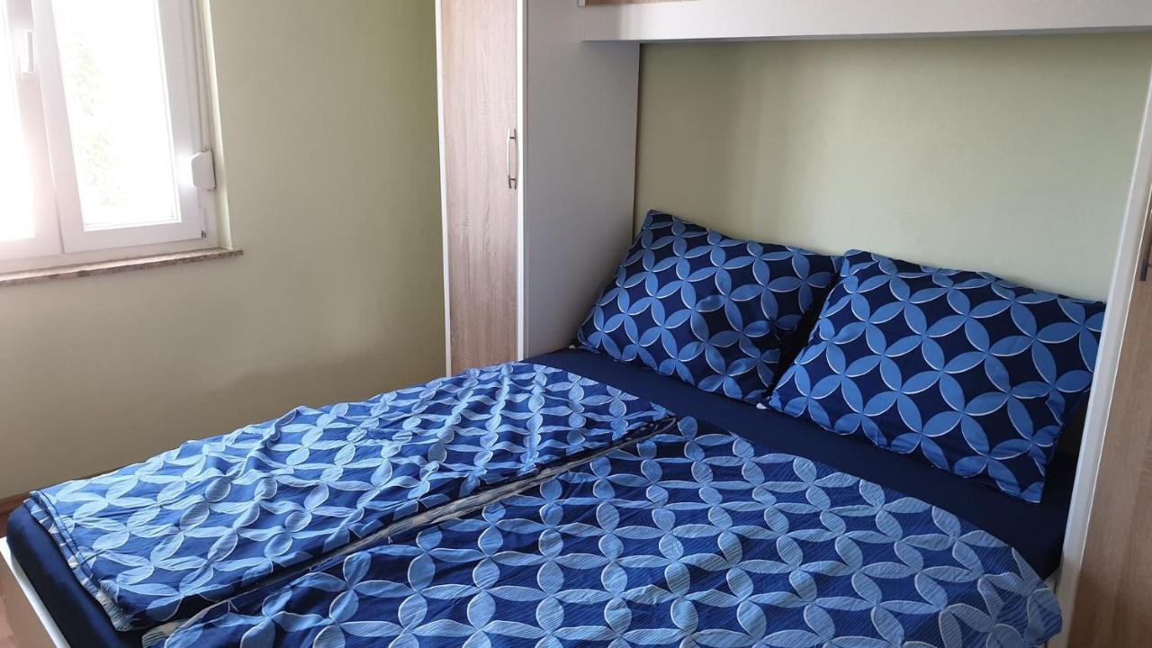Apartments Roses Добринь Экстерьер фото