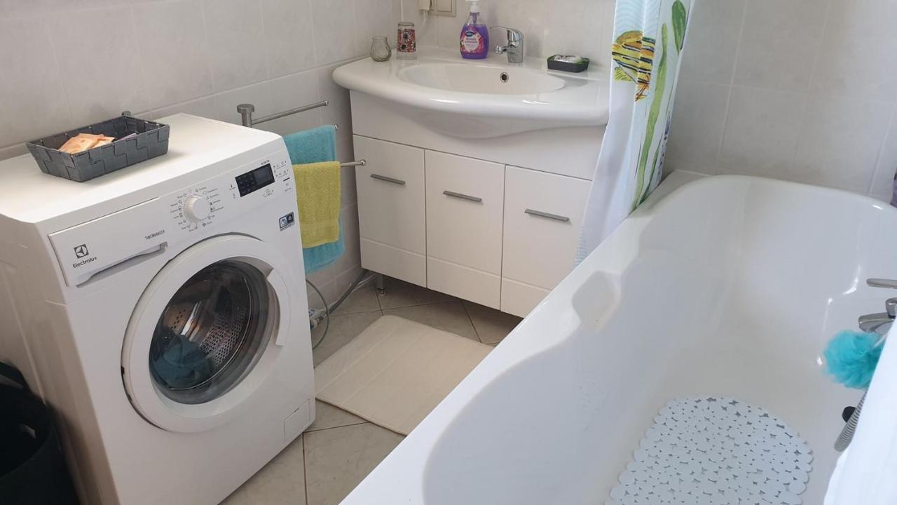 Apartments Roses Добринь Экстерьер фото