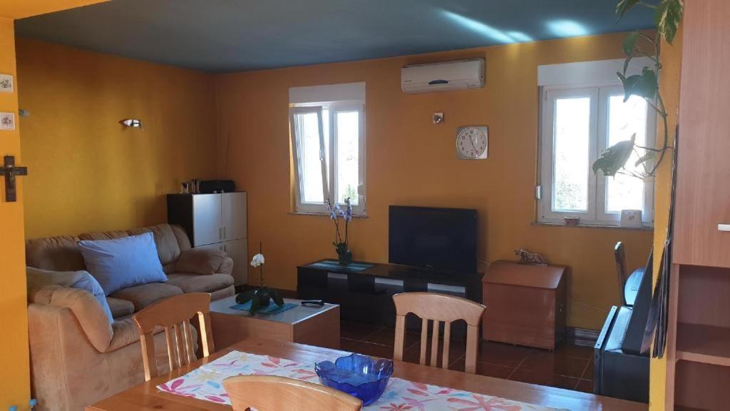 Apartments Roses Добринь Экстерьер фото