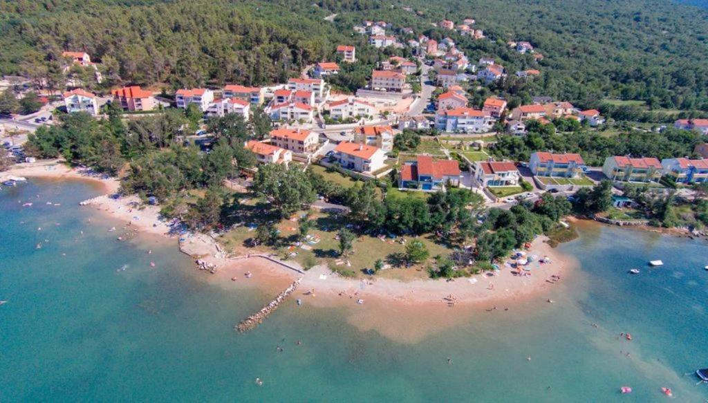 Apartments Roses Добринь Экстерьер фото